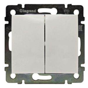 Переключатель Legrand Valena двухклавишный механизм белый 774408