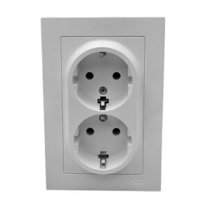 Розетка Systeme Electric AtlasDesign двойная с заземлением в сборе с рамкой белый ATN000124
