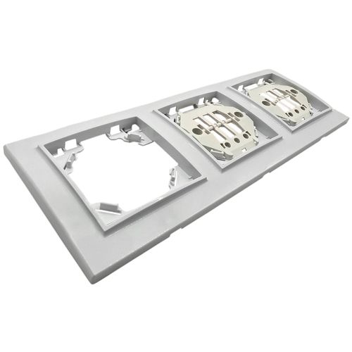 Рамка трехместная EKF Basic Минск белая ERM-G-303-10 Рамка трехместная EKF Basic Минск белая ERM-G-303-10