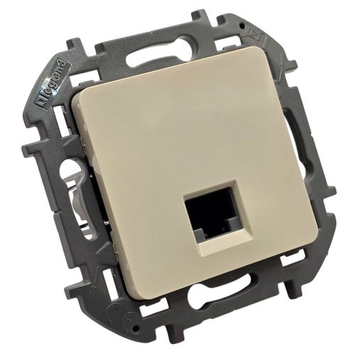 Розетка Legrand Inspiria компьютерная 1xRJ45 категории 6 UTP механизм бежевый 673831 Розетка Legrand Inspiria компьютерная 1xRJ45 категории 6 UTP механизм бежевый 673831