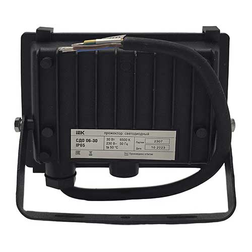 Прожектор светодиодный IEK 30W 6500K IP65 черный корпус Прожектор светодиодный IEK 30W 6500K IP65 черный корпус