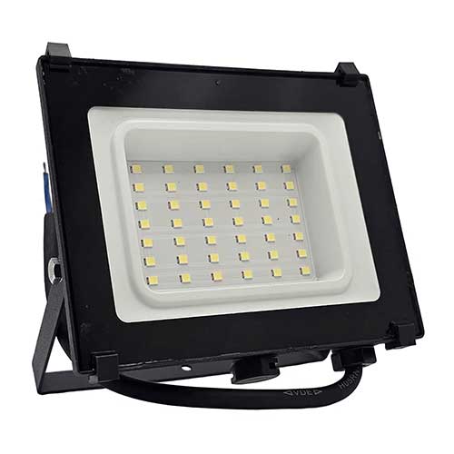 Прожектор светодиодный IEK 50W 6500K IP65 черный корпус Прожектор светодиодный IEK 50W 6500K IP65 черный корпус