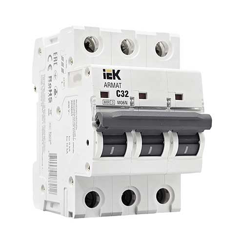 Автоматический выключатель IEK ARMAT 3P 32A тип С 6 кА Автоматический выключатель IEK ARMAT 3P 32A тип С 6 кА