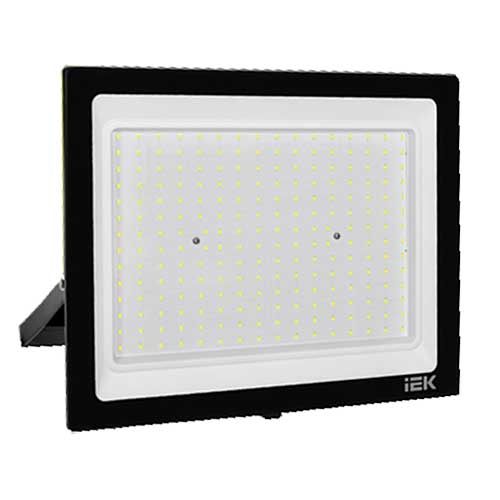Прожектор светодиодный IEK LIGHTING 200W 6500K IP65 черный корпус Прожектор светодиодный IEK LIGHTING 200W 6500K IP65 черный корпус
